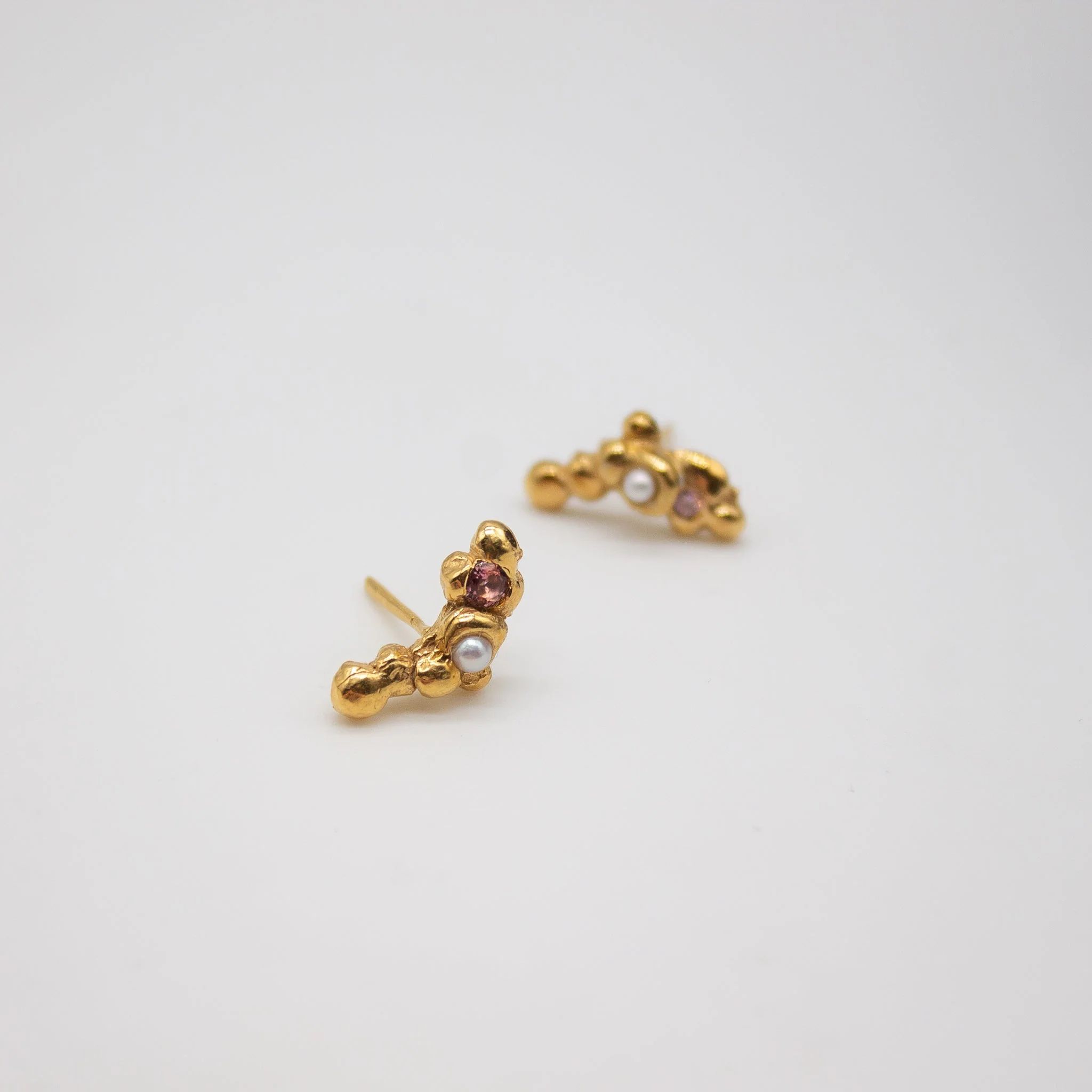 Brautschmuck MORSKOGEN // Ohrstecker vergoldet mit zarten Turmalinen und Süßwasserperlen - Image 6