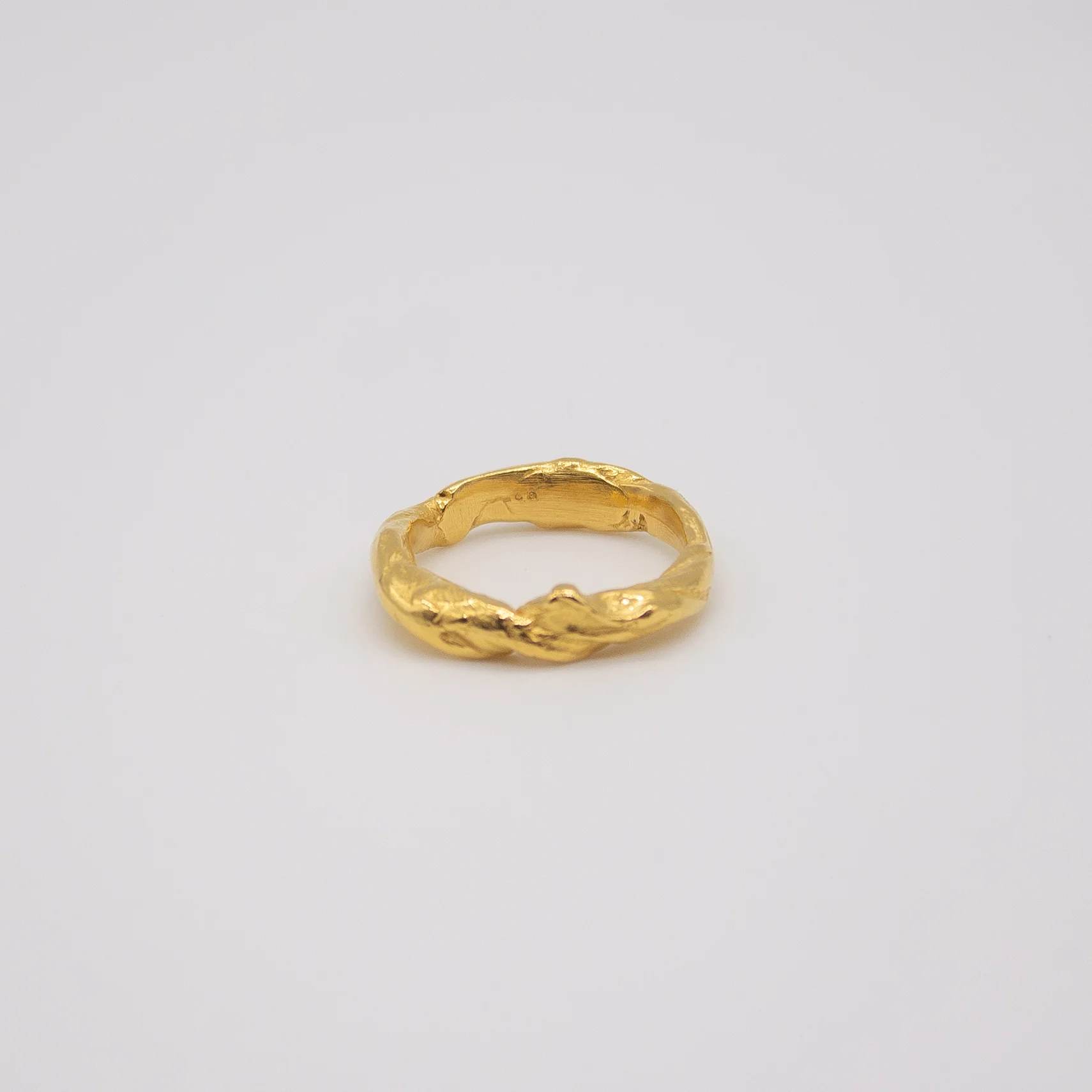 FEVIK // Ring mit organischem Twist