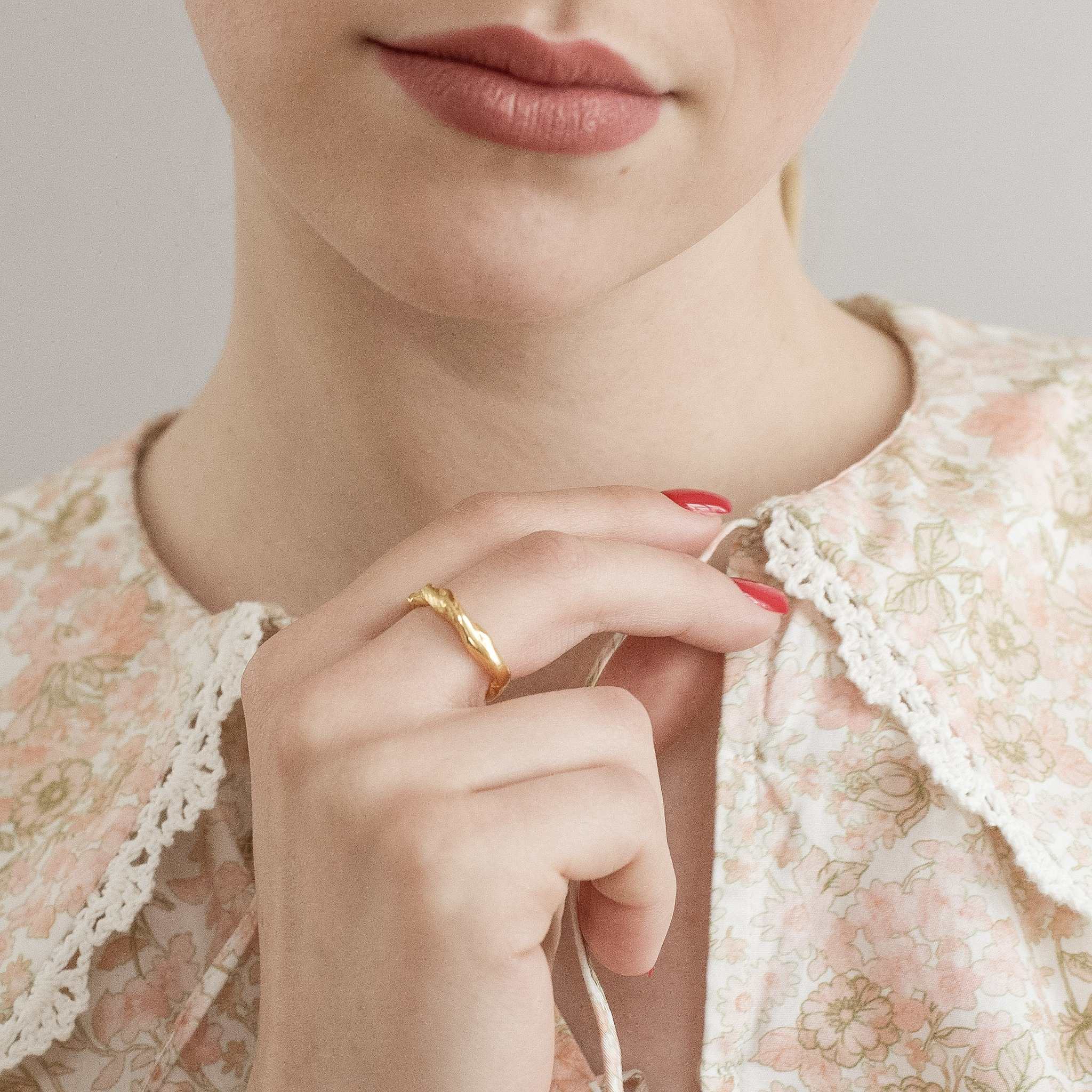 FEVIK // Ring mit organischem Twist - Image 5