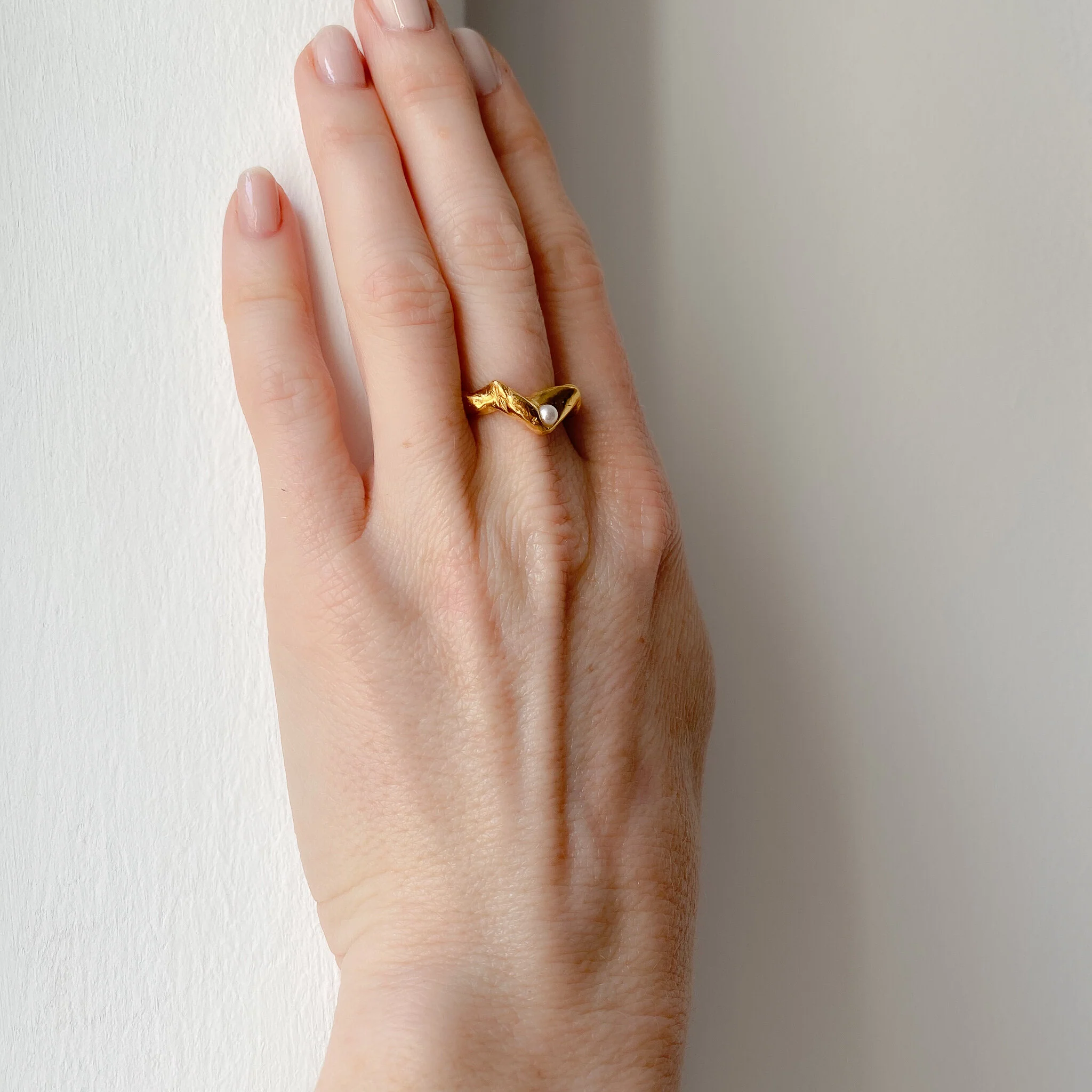 GJERDE // Ring mit kleiner Süßwasserperle - Image 3