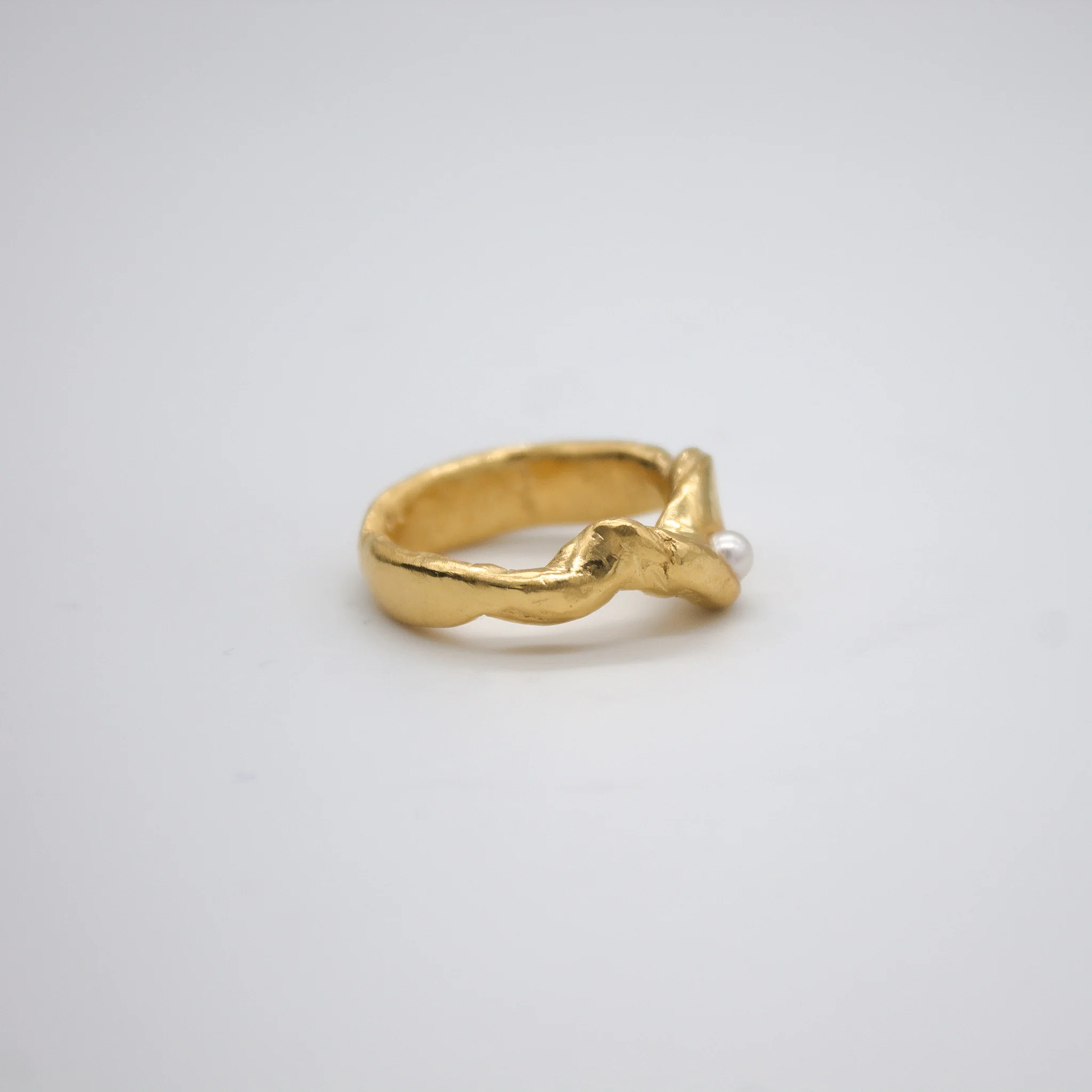 GJERDE // Ring mit kleiner Süßwasserperle - Image 6