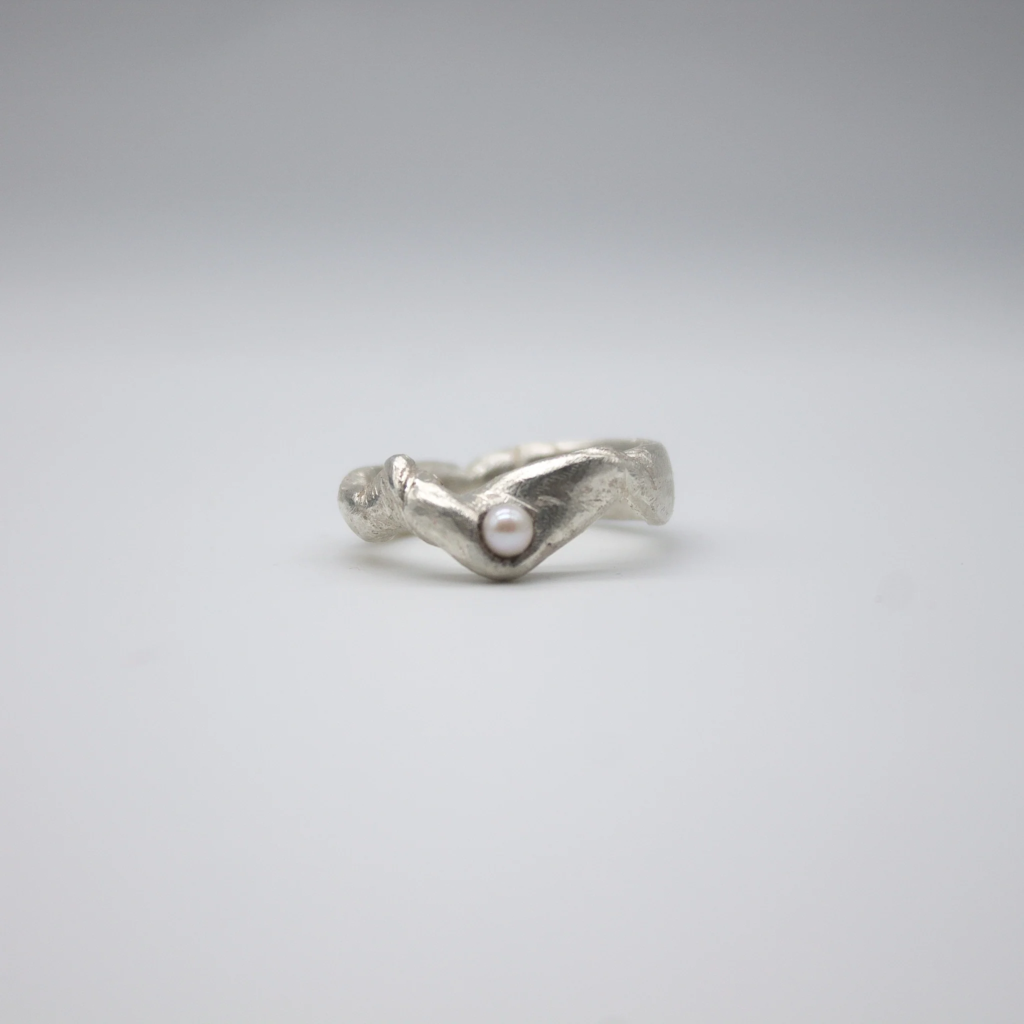 GJERDE // Ring mit kleiner Süßwasserperle - Image 9