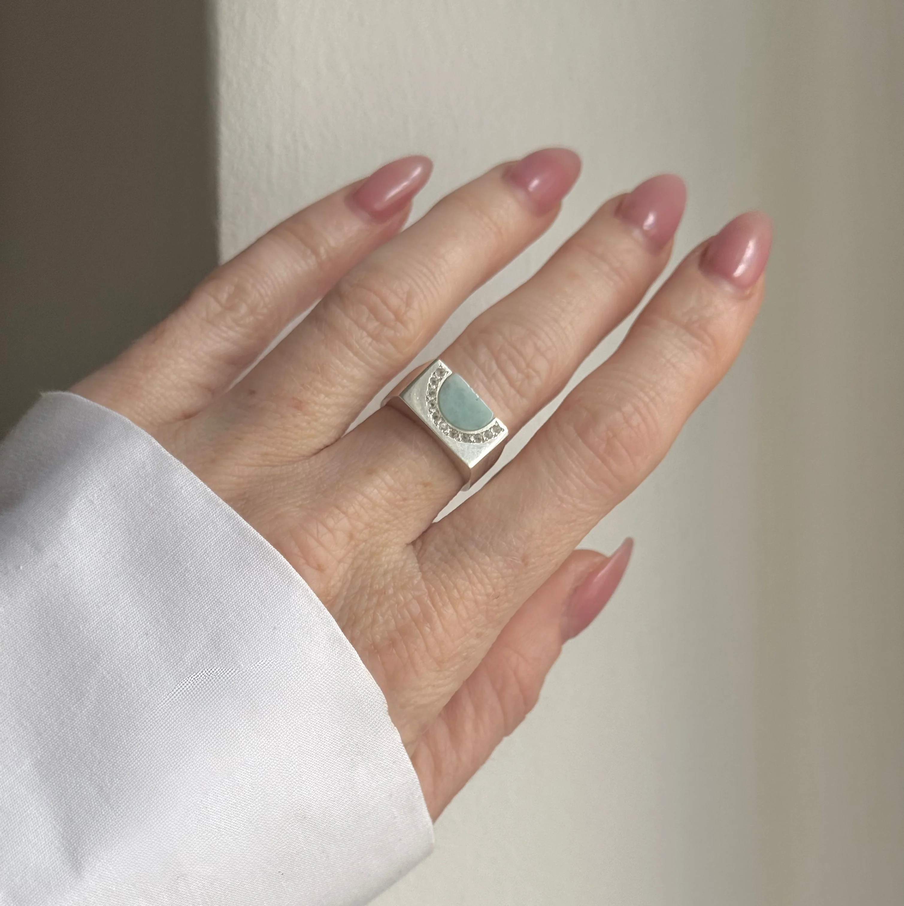 HAVLYS // Ring mit Larimarstein & 11 feinen Topas - Image 2