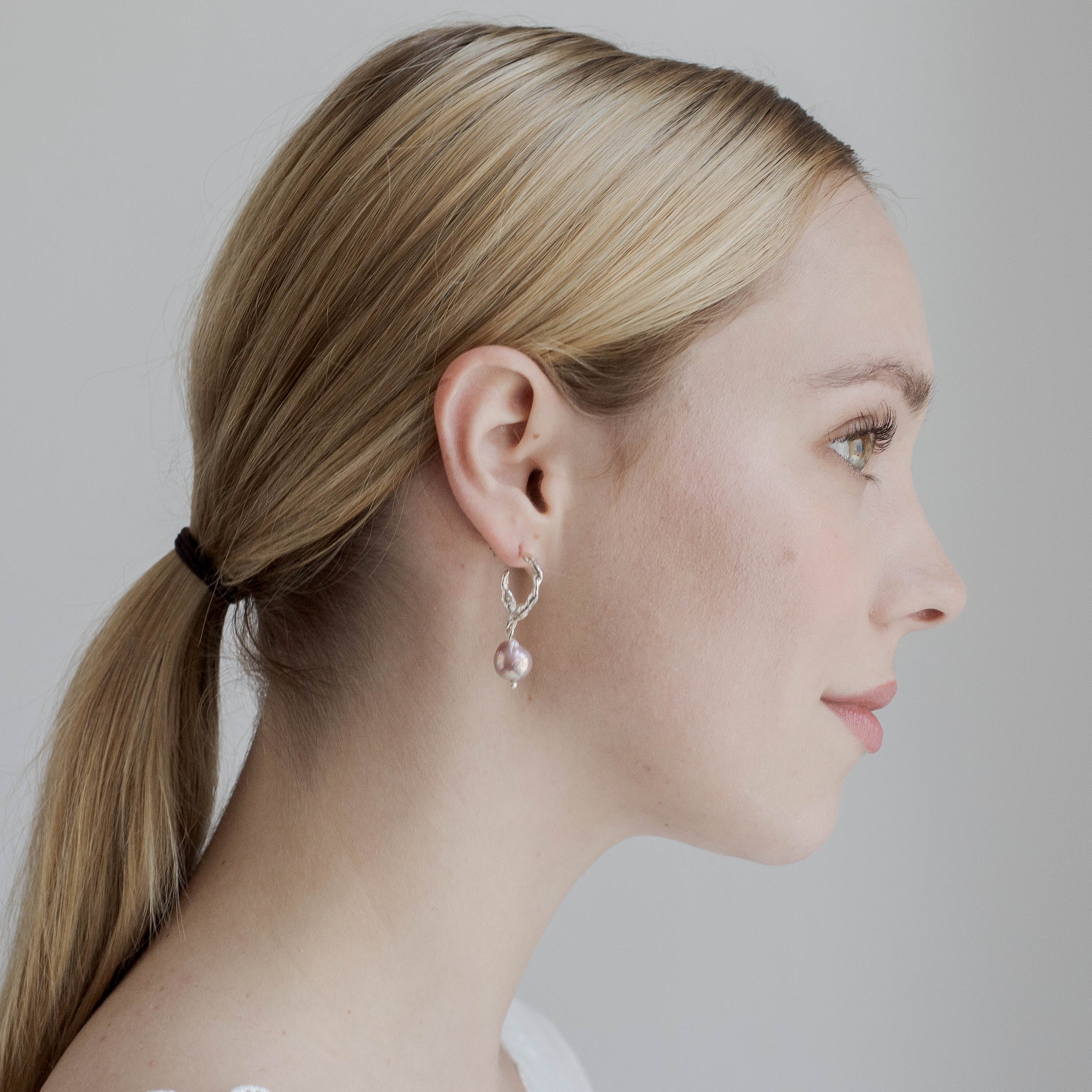 MILBAKKEN // Akoya Perlenohrringe - Image 3