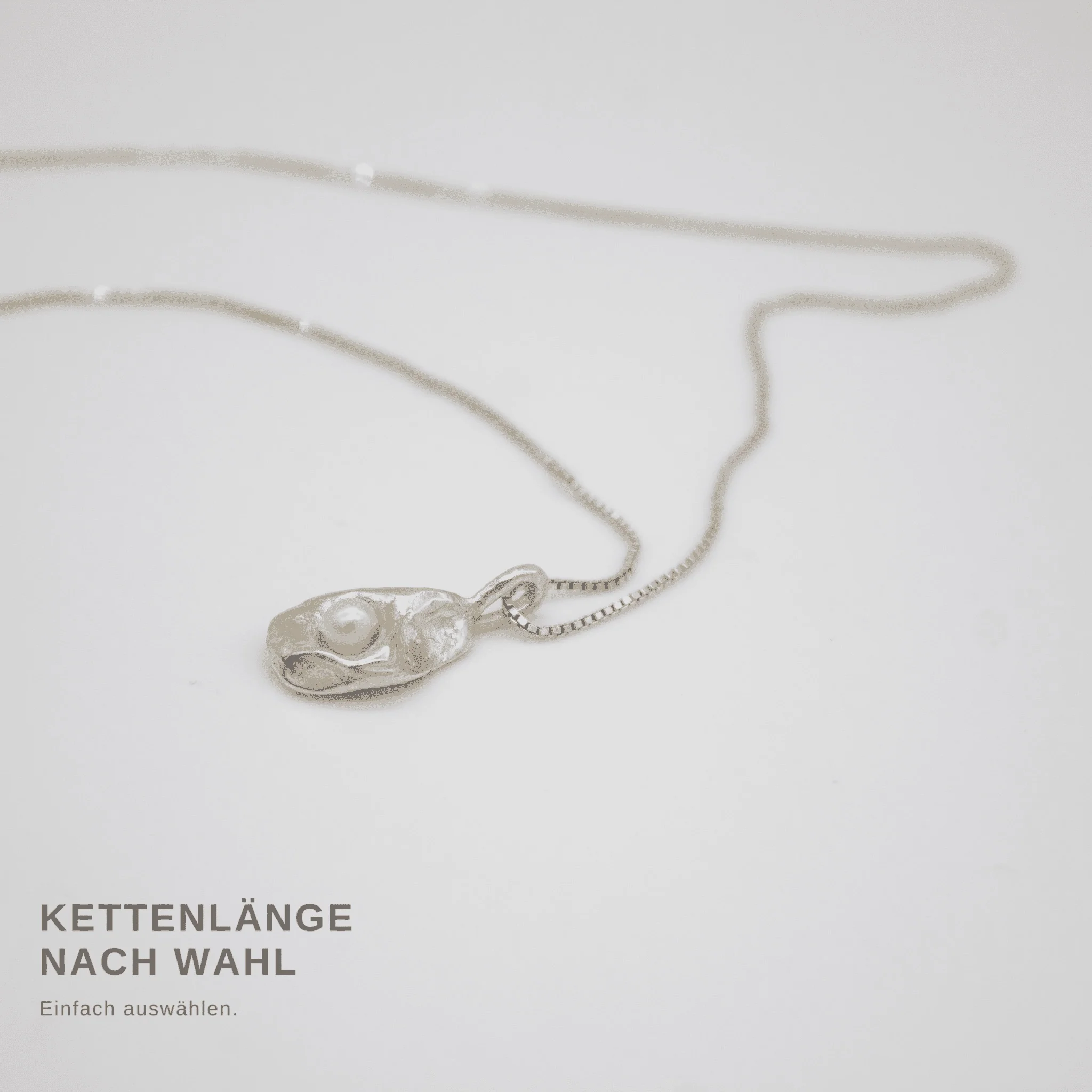 MYRA // Halskette mit Anhänger und zarter Perle - Image 6