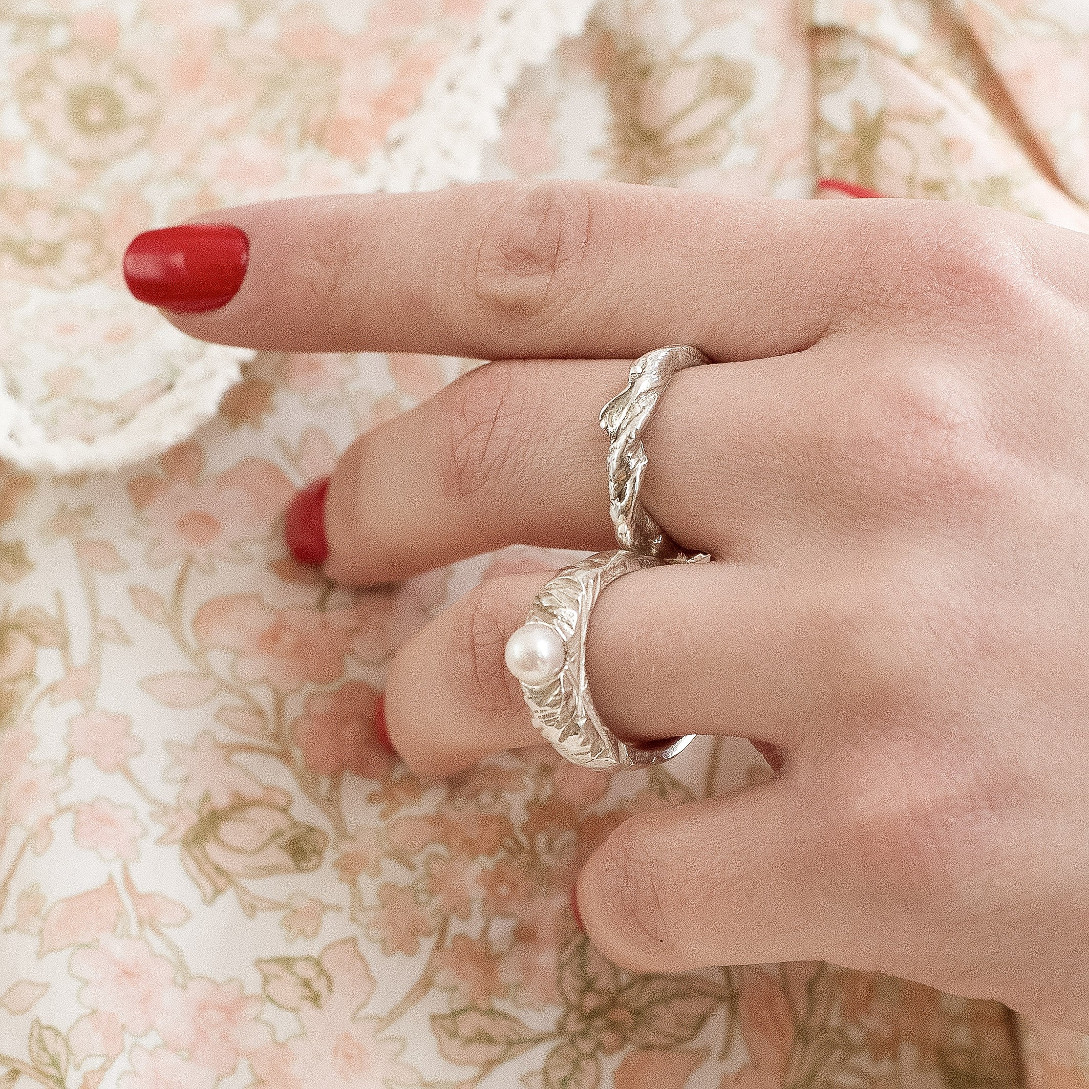 FEVIK // Ring mit organischem Twist - Image 4